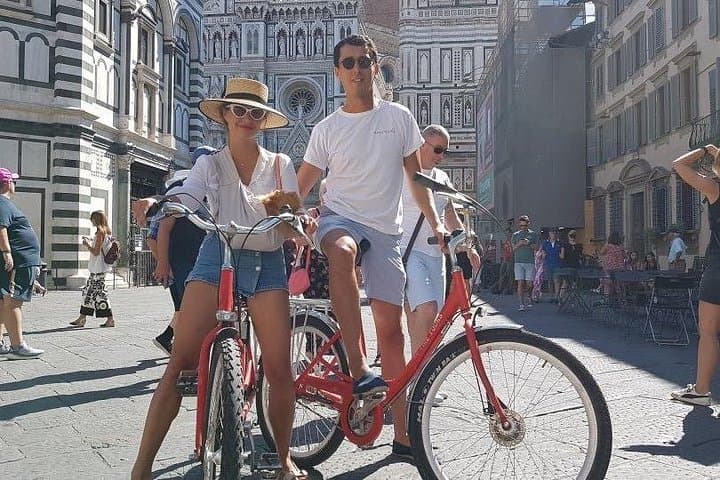 Bordeaux Electric Bike Tour: Private 3-Hour City Highlights with Local Guide photo 1