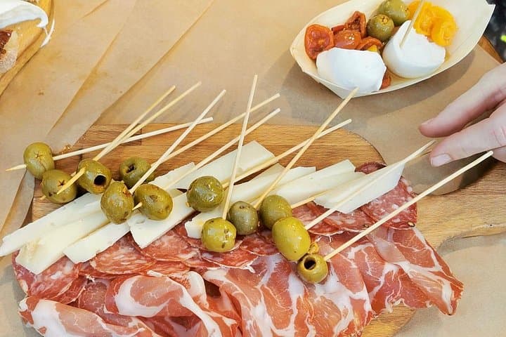 Ancient Naples Food & Wine Walking Tour — San Gregorio Armeno, Spaccanapoli & Historic Pizzerias photo 4