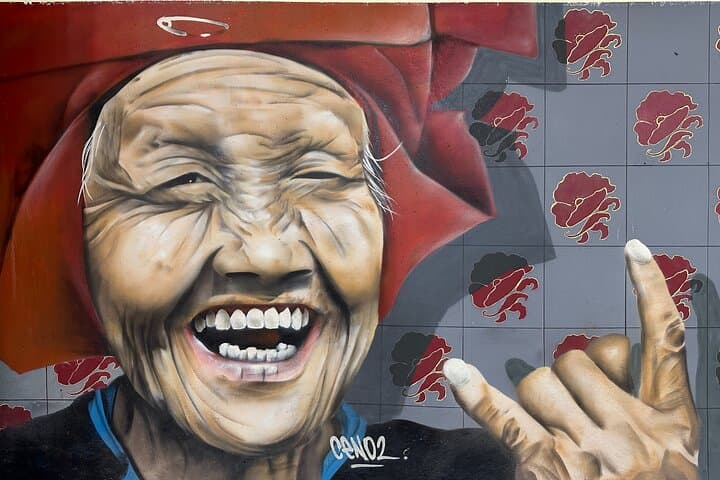 Eat & Snap in Chinatown: Singapore Walking Food Tour photo 1