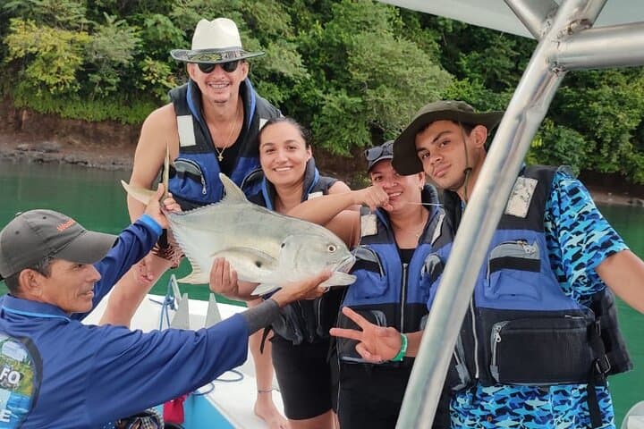 Golfo Dulce Whale Watching, Snorkeling & Artisanal Fishing from Puerto Jiménez