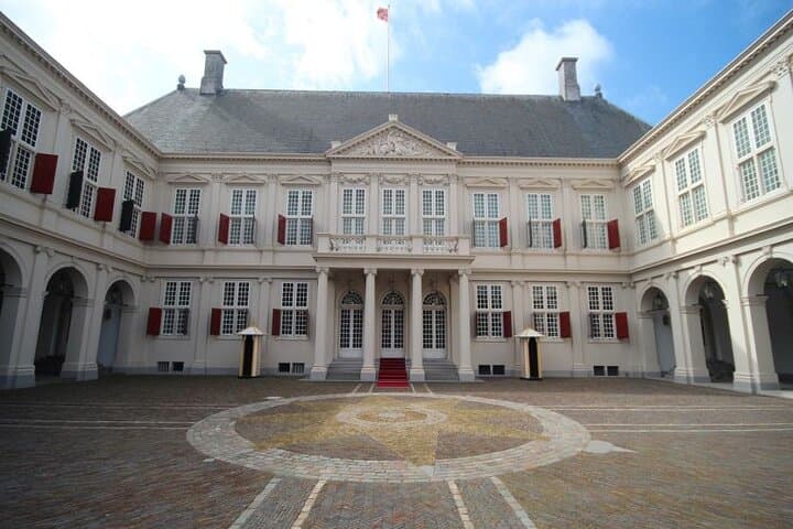 Discover Den Haag: Self-Guided GPS Walking Tour of The Hague Highlights