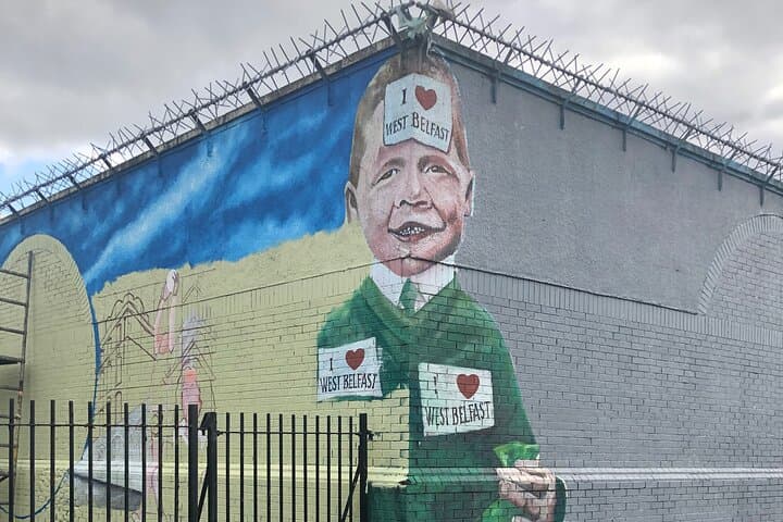 Black Taxi Tour Belfast: Murals, Peace Walls & Local Stories photo 2