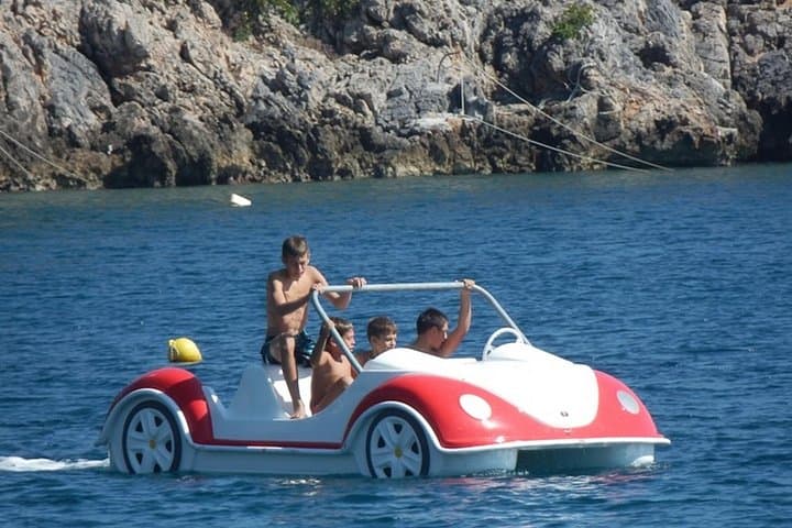 Pedal Boat Rental in Santorini — 1-Hour Caldera Cruise photo 3