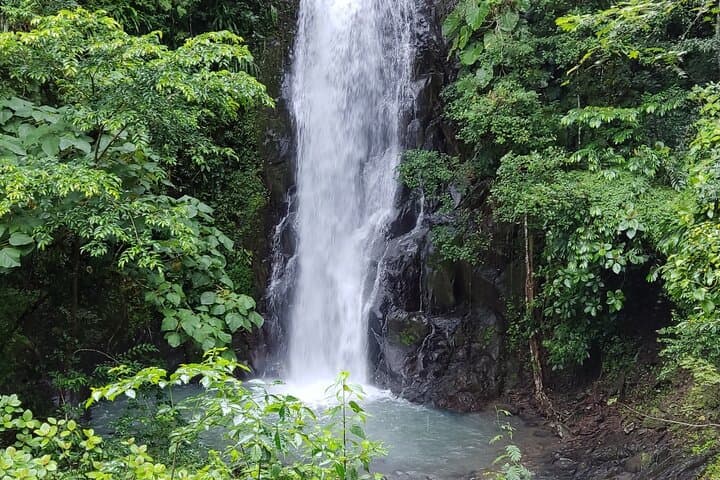 Saltos de Filipina Waterfall Circuit from Panama City — Day Hike to 15 Falls