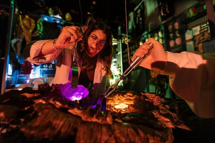 Wētā Workshop Unleashed Tour Auckland — Mandarin Guide, What to Expect