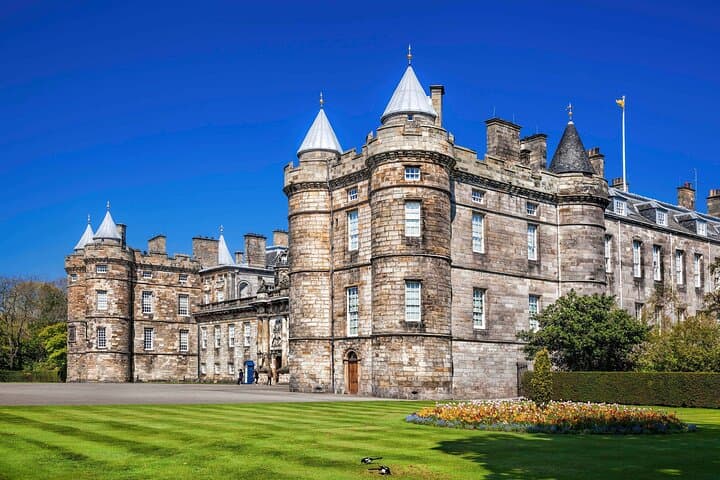 Self-Guided Royal Mile Audio Tour: Edinburgh's Historic Walking Route