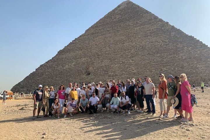 Private Giza Pyramids, Sphinx & Saqqara 9-Hour Cultural Tour (Memphis Included)