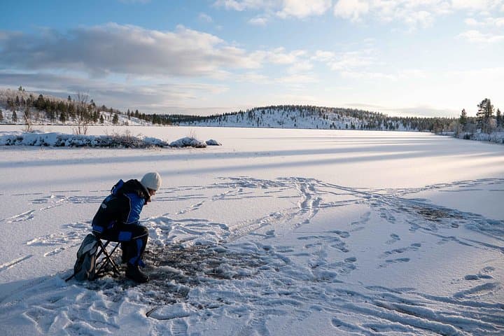 Arctic Ice Fishing and Open-Fire Fish Soup at Lake Rahajärvi photo 5