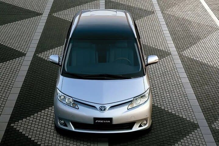Dubai Private Airport Transfer: Toyota Previa Service To & From DXB photo 1