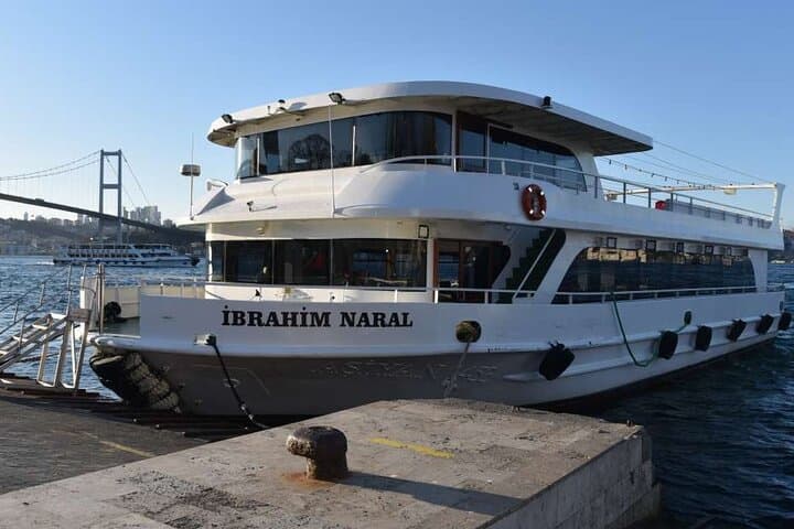 Istanbul Old City & Bosphorus Day Tour: Hagia Sophia, Blue Mosque, Balat and Boat Cruise photo 6