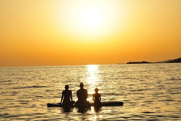 Stand-Up Paddleboarding Santorini: Coastal Rental, Views & Practical Tips photo 2