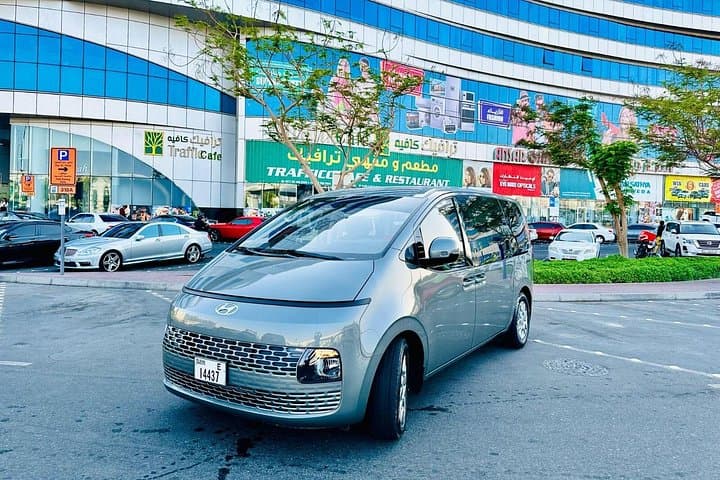 Full-Day Private Chauffeur in Dubai — Luxury Transport and Local Insight photo 5