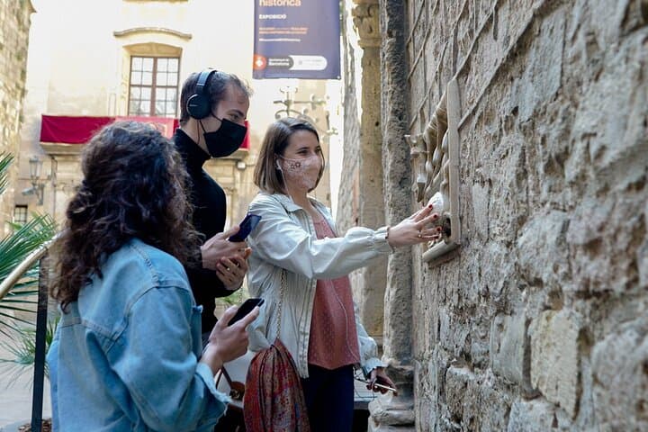 Barcelona Gothic Quarter Escape Room Walk: Self-Guided Mystery Tour photo 3