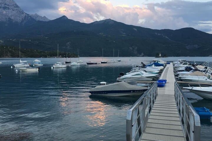 Lake Como Private One-Day Boat Cruise: Villas, Waterfalls & Prosecco photo 4