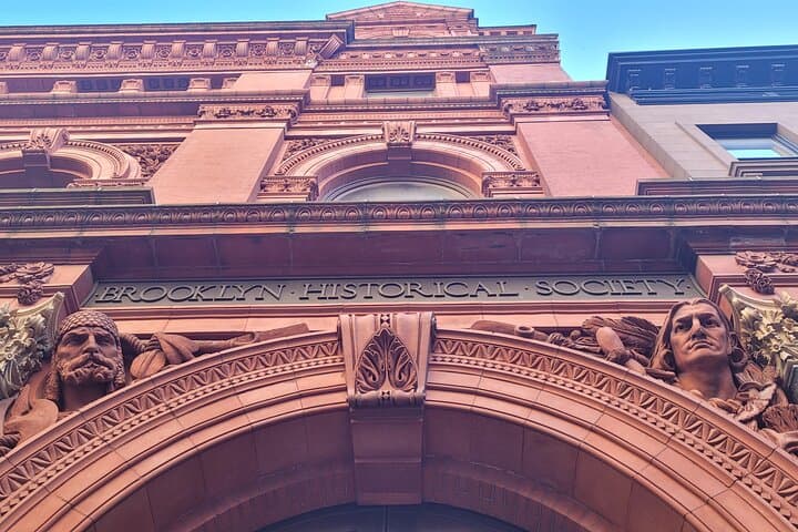 Fall in Love with Brooklyn: Brooklyn Heights to DUMBO Guided Walking Tour photo 3
