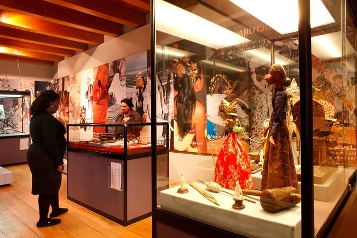 Cape Town Slavery Museum Audio-Guided Tour — Companys Garden Slave History