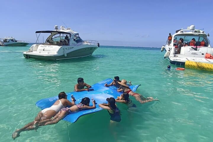 Private Snorkel Tour to Isla Mujeres: Family-Friendly Cancun Reef Excursion photo 3