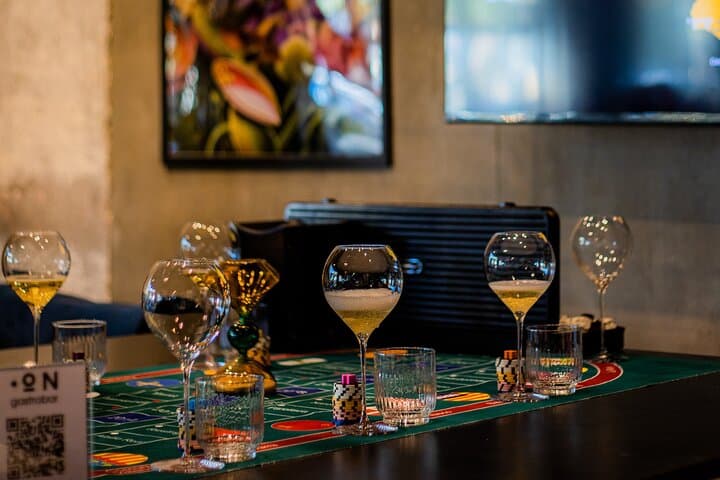 Private Wine Casino: Blind Tasting Game in Benidorm with Sommelier photo 6