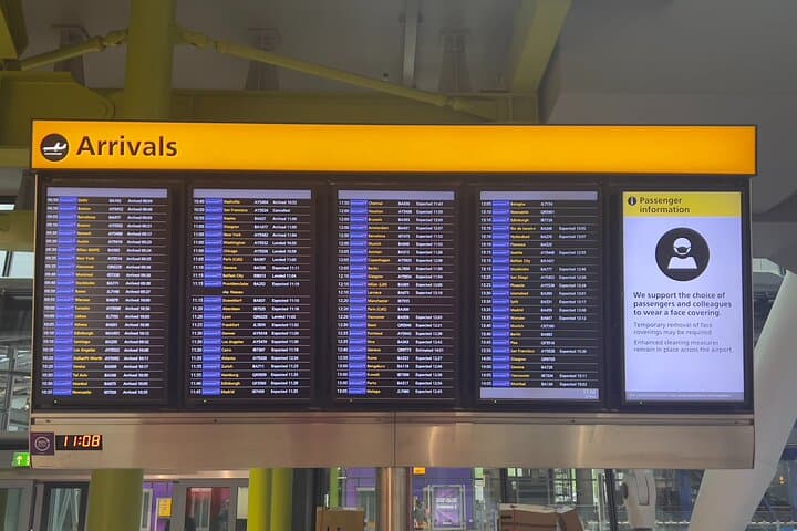 Private Transfer from Gatwick to Heathrow — Reliable London Airport Transfer photo 4