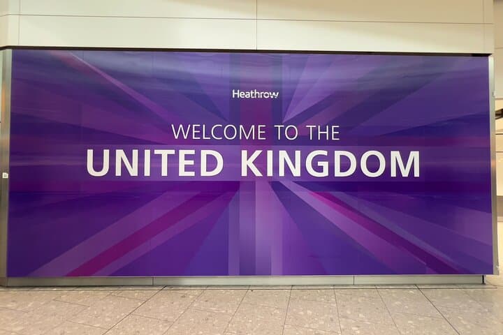 Private Transfer from Gatwick to Heathrow — Reliable London Airport Transfer photo 6