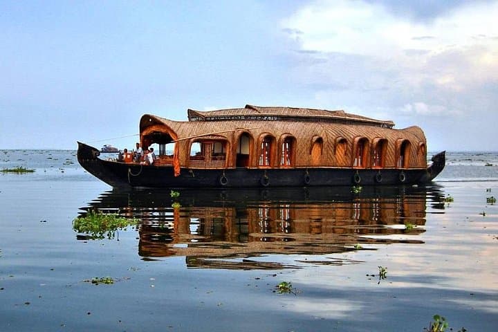 15-Day Private India Tour: North India, Mumbai & Kerala Highlights photo 3