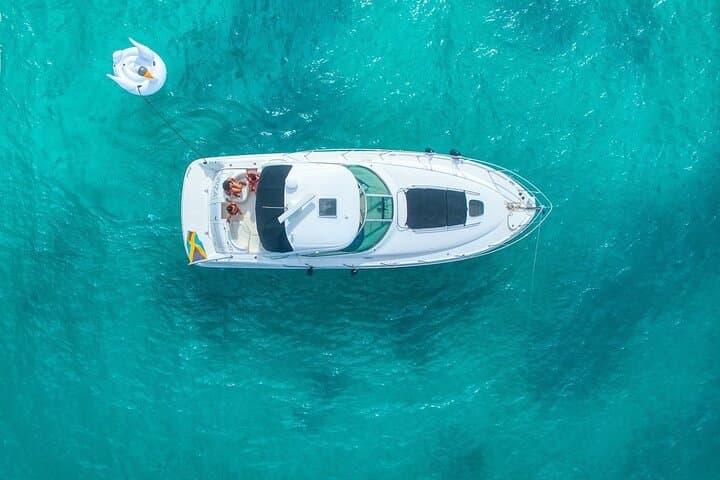 Private Montego Bay Yacht Cruise with Snorkeling, Open Bar & Lunch photo 3