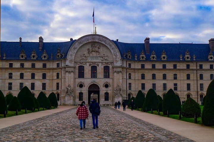 Les Invalides: Napoleon’s Tomb and Army Museum Small-Group Tour photo 3