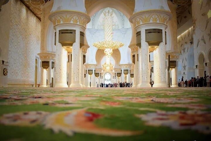 Abu Dhabi Full-Day Sightseeing: Sheikh Zayed, Emirates Palace & Dates Market photo 4