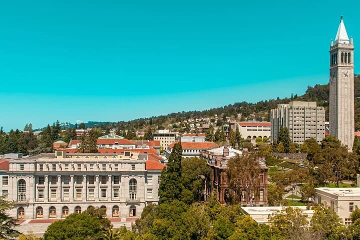 Private 2-Hour Berkeley Walking Adventure: Campus, Food & Parks