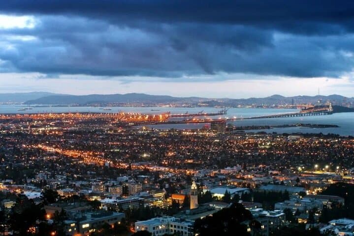 Private 2-Hour Berkeley Walking Adventure: Campus, Food & Parks photo 4