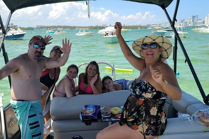 Fort Lauderdale Intracoastal Cruise & Sandbar Trip — Private Day or Night Charter photo 2