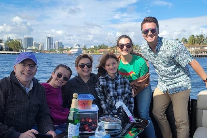 Fort Lauderdale Intracoastal Cruise & Sandbar Trip — Private Day or Night Charter photo 3