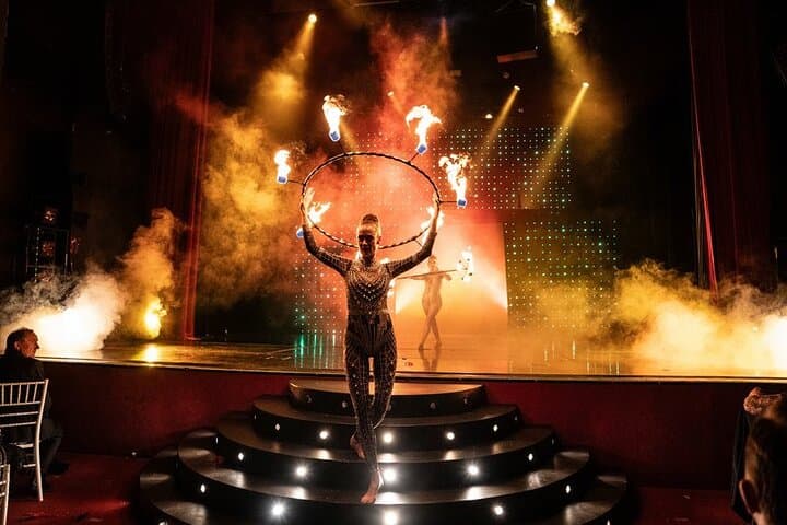 Prague Czech Cabaret Show — High-Energy Cabaret, Circus & Song photo 2