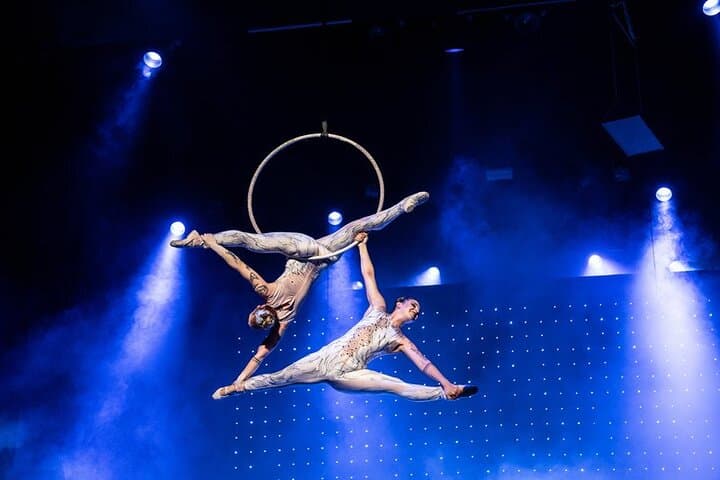 Prague Czech Cabaret Show — High-Energy Cabaret, Circus & Song photo 4