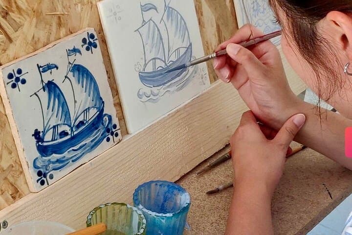 Private Lisbon Wine and Tile Painting Tour in Sesimbra & Arrábida photo 1