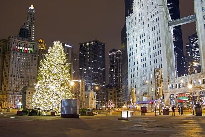 Chicago Private Christmas & Christkindlmarket Walk: Skip-the-Crowds Holiday Stroll photo 1