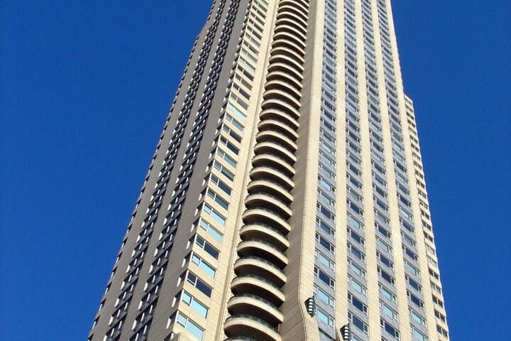 Private Gold Coast Architecture Walking Tour — Chicago Architectural Highlights photo 4