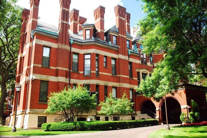 Private Gold Coast Architecture Walking Tour — Chicago Architectural Highlights photo 6