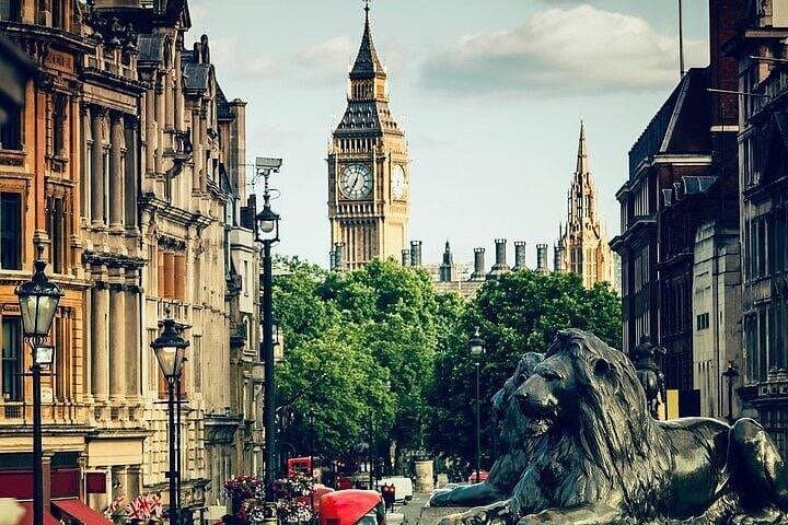 Iconic Private London Running Tour: 10 km Guided Route Through Royal Parks & Historic Sights photo 1