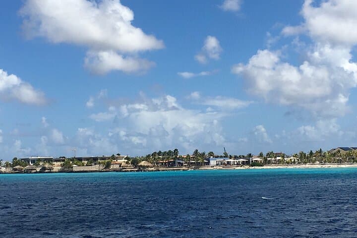 Private Romantic Yacht Cruise in Kralendijk — 2-Hour Prosecco Experience photo 4