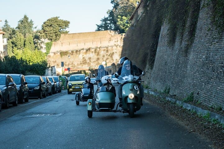 Rome Vespa Sidecar Tour Day & Night — Colosseum to Janiculum with Pickup photo 4