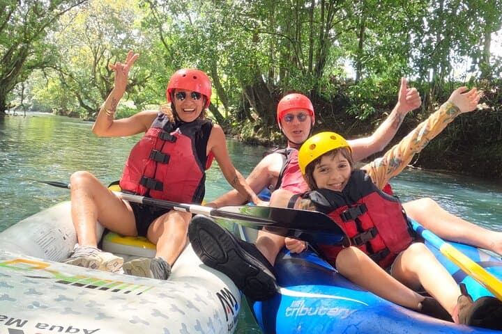 Private Kayak Adventure on Rio Celeste — 5 km Kayak & Natural Pools Near Tenorio photo 4