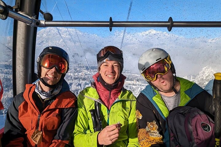 Seattle to Snoqualmie Pass Shuttle — Easy Ski & Snowboard Transfers