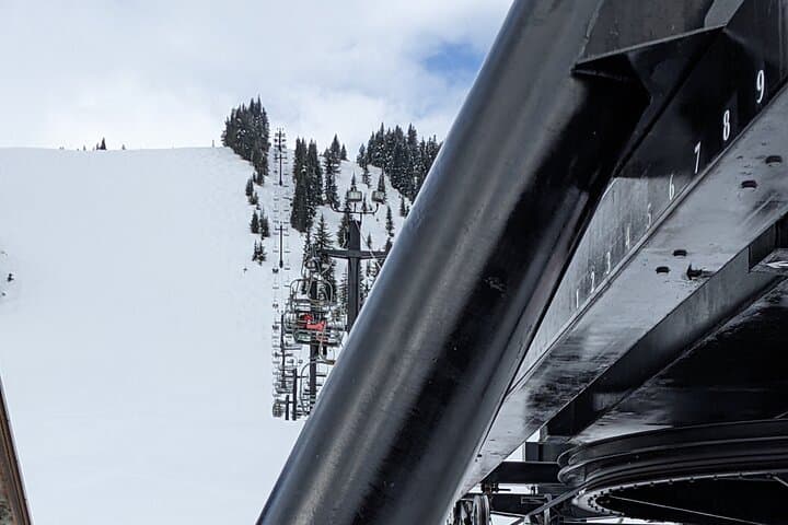 Seattle to Snoqualmie Pass Shuttle — Easy Ski & Snowboard Transfers photo 3