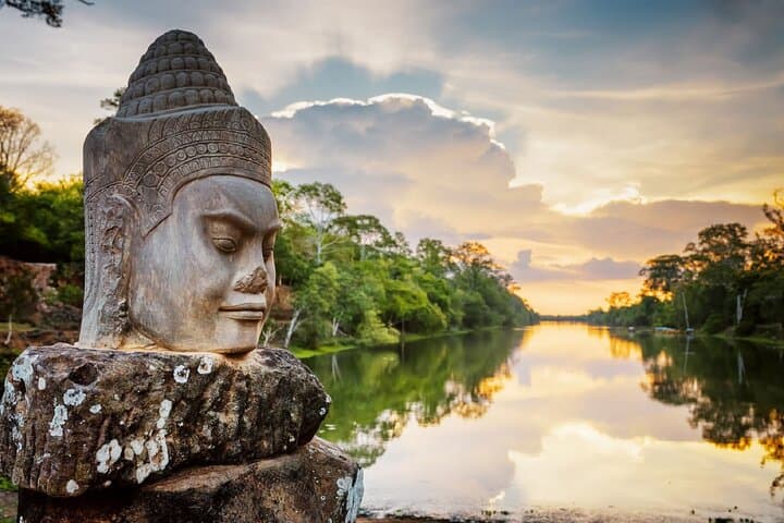 Small-Group Angkor Temples Full-Day Tour: Angkor Wat, Bayon & Ta Prohm photo 2