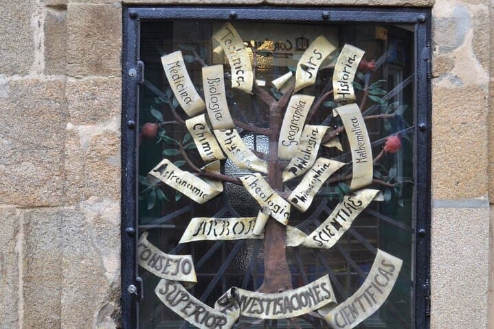 Self-Guided Scavenger Hunt in Santiago de Compostela: Walk, Solve, Discover photo 5