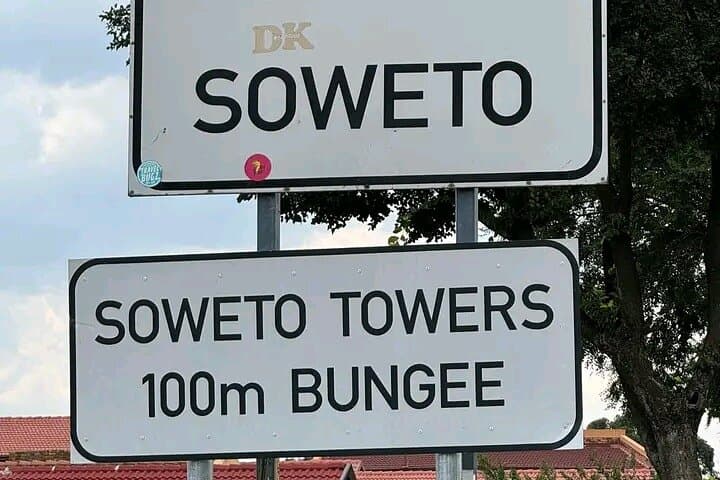 Full-Day Soweto and Apartheid Museum Tour with Lunch from Johannesburg