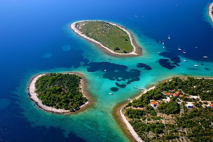 Private VIP Blue Lagoon & 3-Island Boat Tour from Split