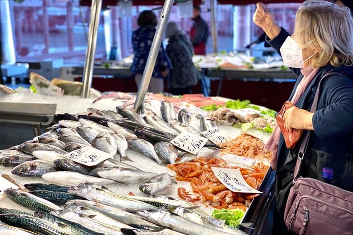 Rialto Market Food and Wine Lunchtime Tour — Venice Culinary Walking Tour photo 2