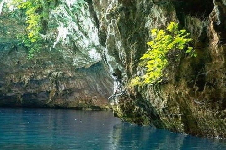 Drogarati Cave & Melissani Lake: Half-Day Tour from Argostoli, Kefalonia photo 3